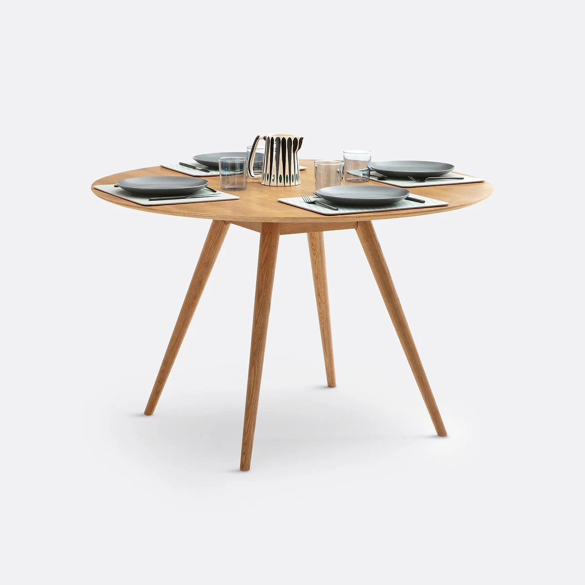 Quilda 4-6 Seater Round Dining Table in Oak Veneer – image 4