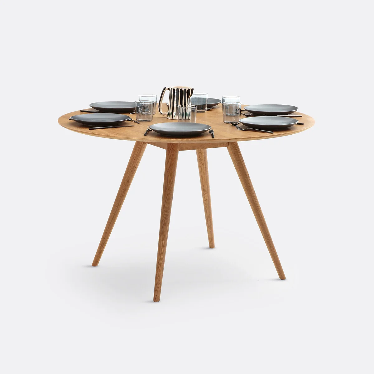 Quilda 4-6 Seater Round Dining Table in Oak Veneer – image 5