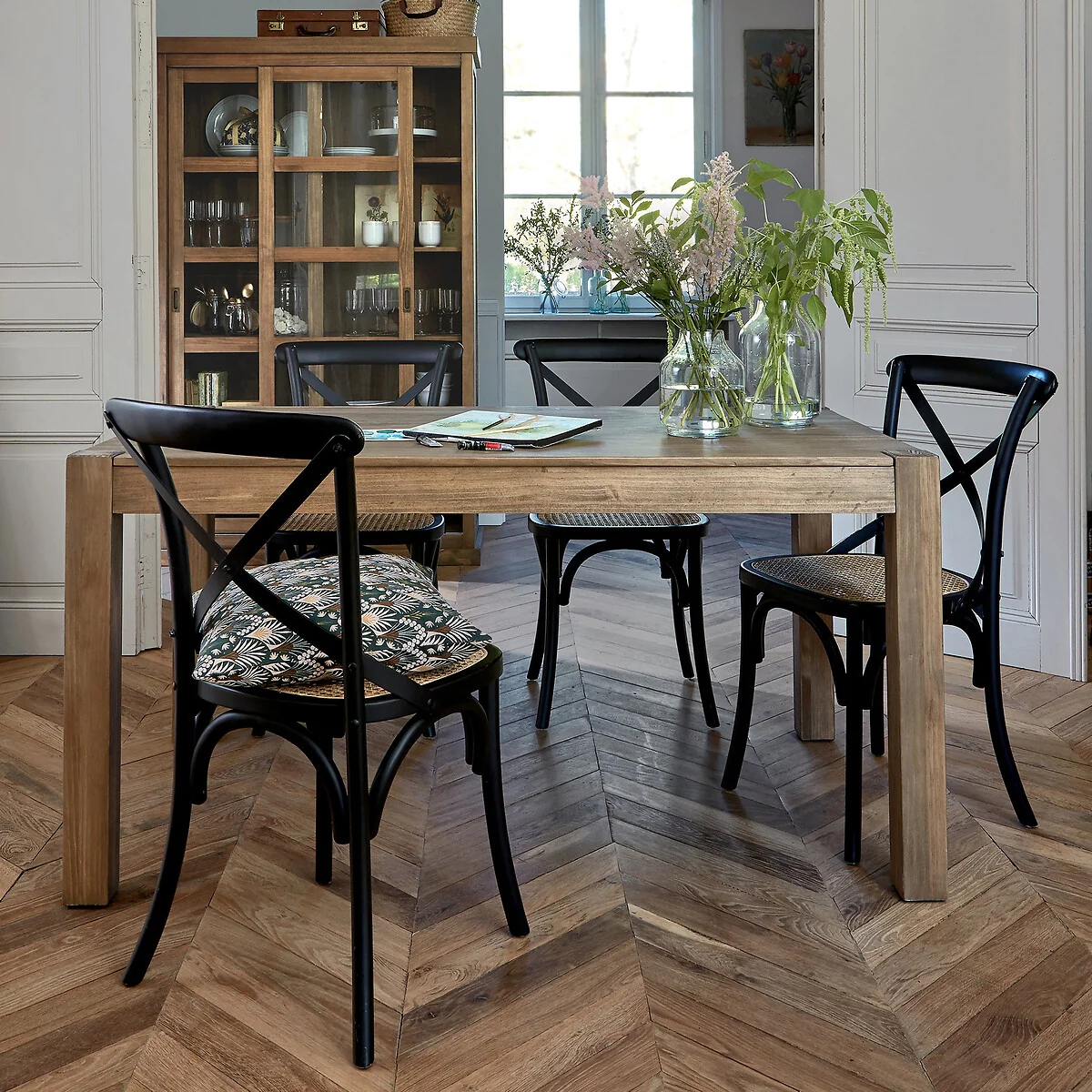Lunja 6-8 Seater Extending Dining Table in Teak-Stained Pine and Veneer – image 2