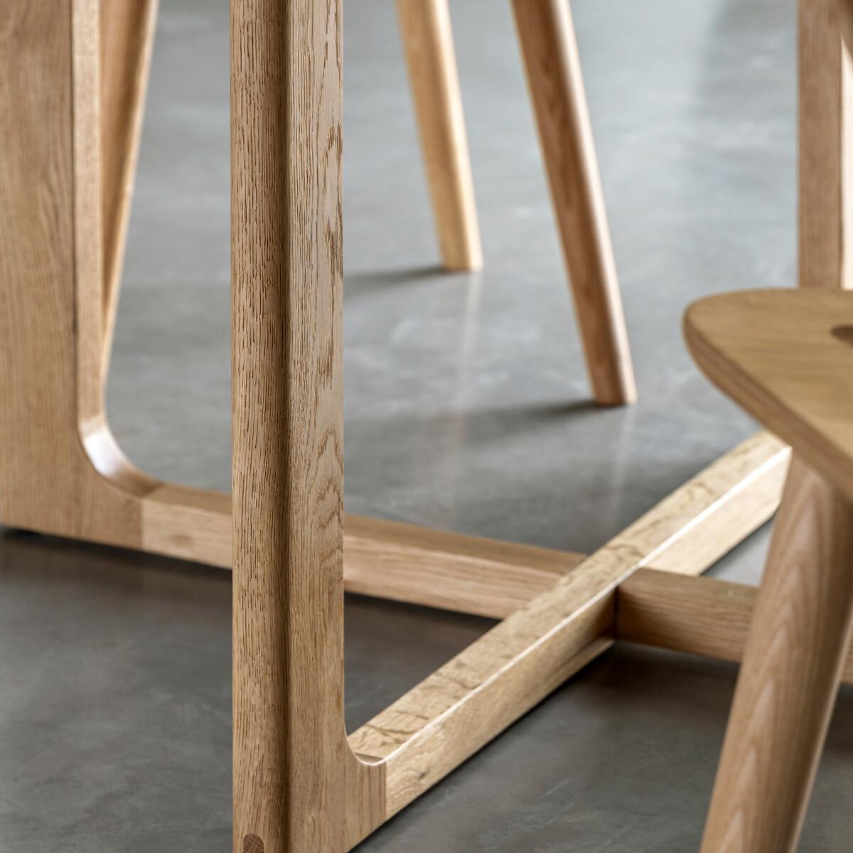 Fallon Oak Round Dining Table – image 4