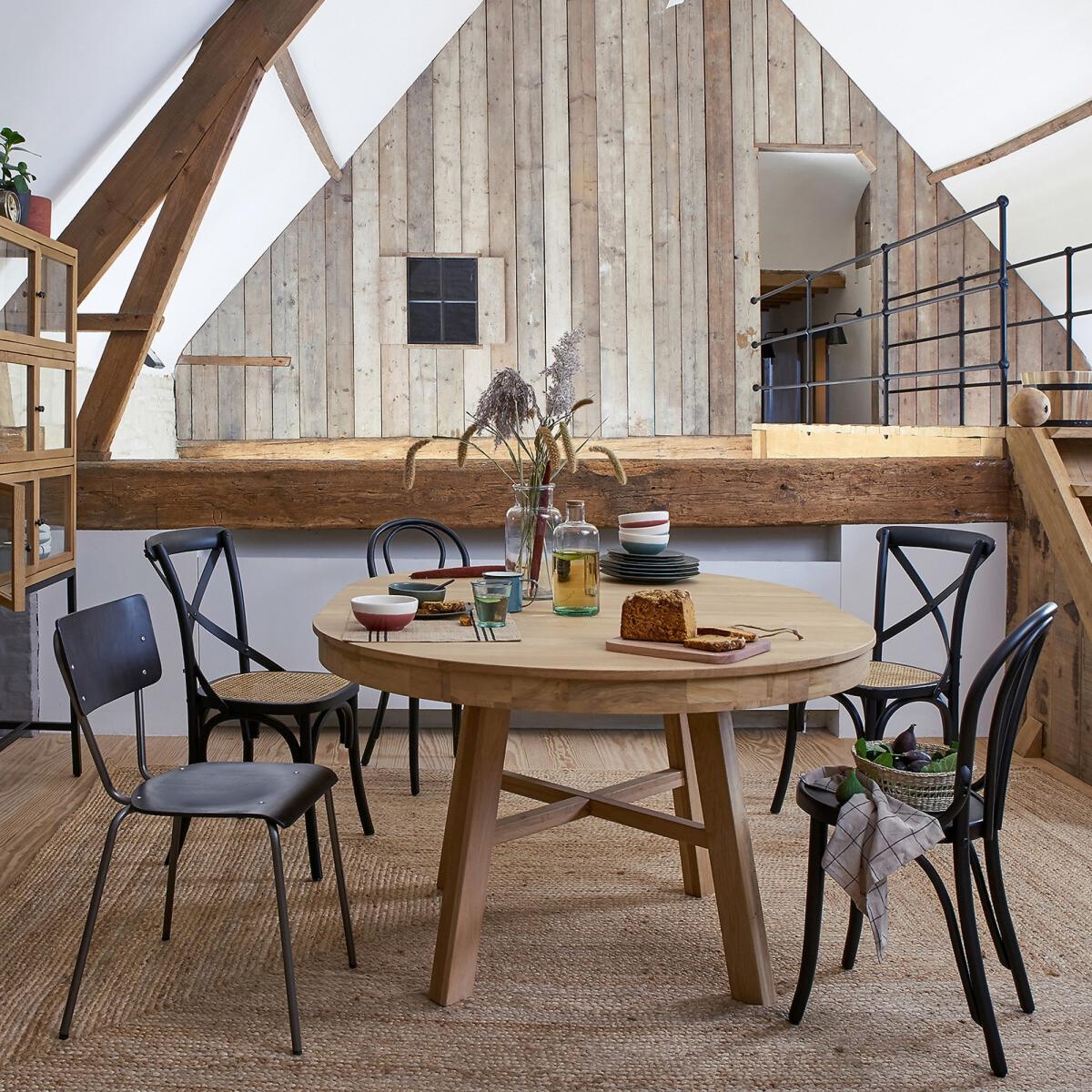 Zebarn Extendable Round Table in Solid Oak – image 7