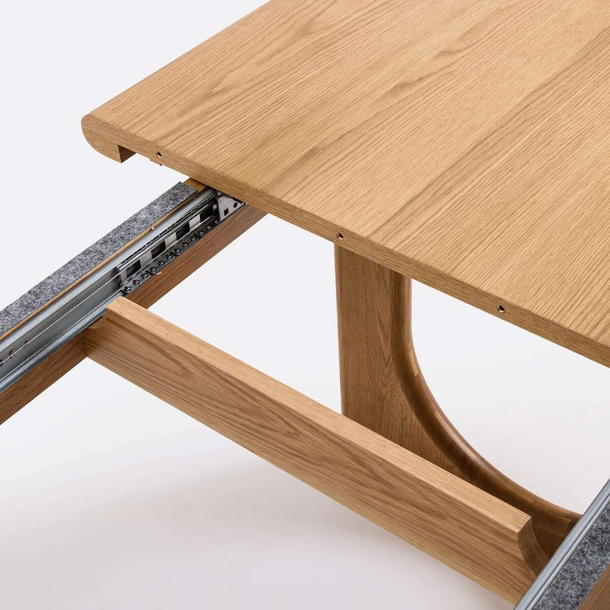 Douve 4-8 Seater Extending Dining Table in Oak and Veneer – image 5