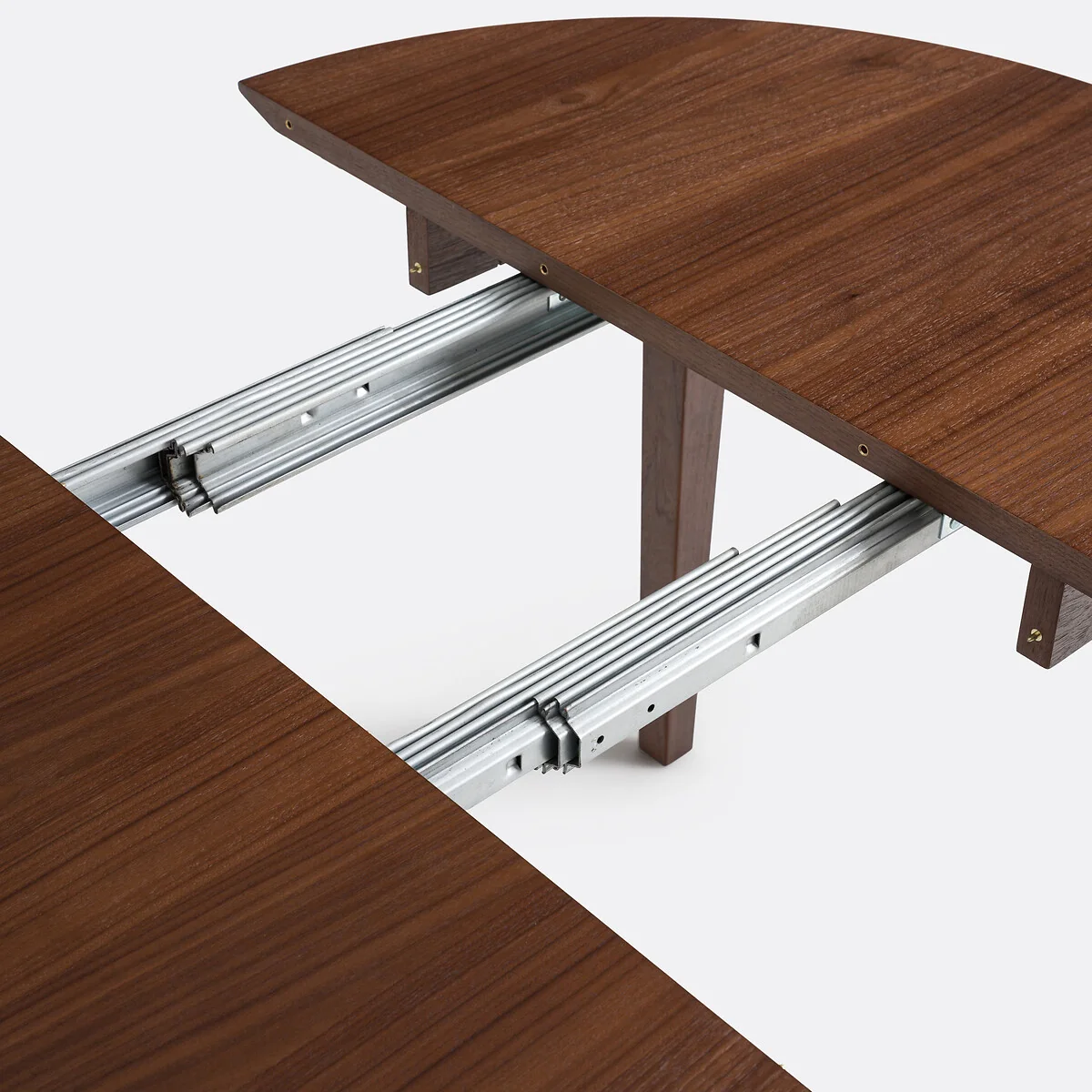 Tioga 4-8 Seater Extending Dining Table in Walnut Veneer – image 5