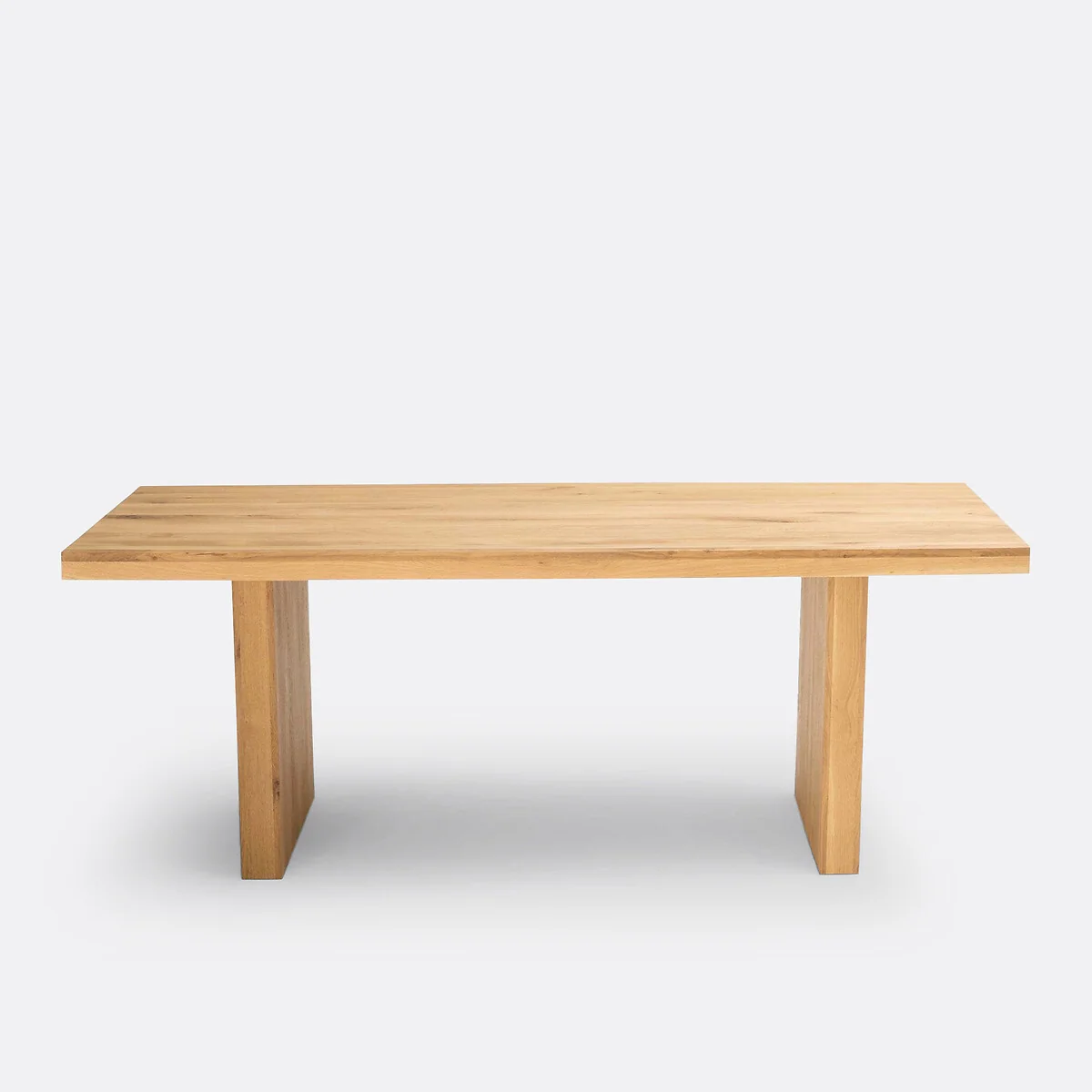 Vova 6-8 Seater Dining Table in Solid Oak – image 3