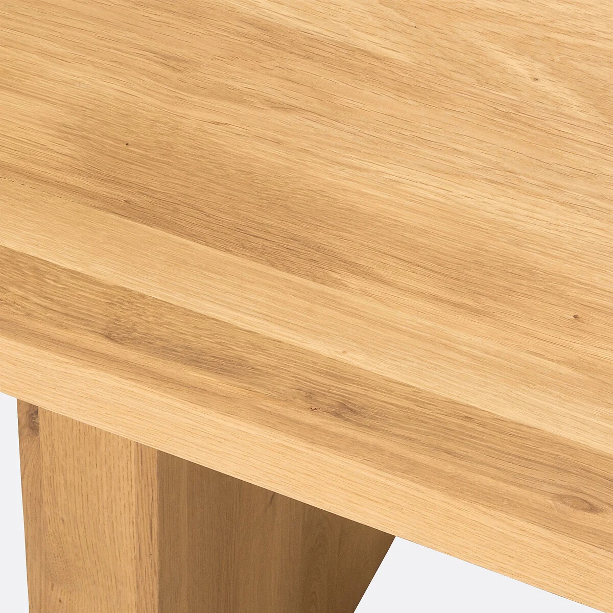 Vova 6-8 Seater Dining Table in Solid Oak – image 5
