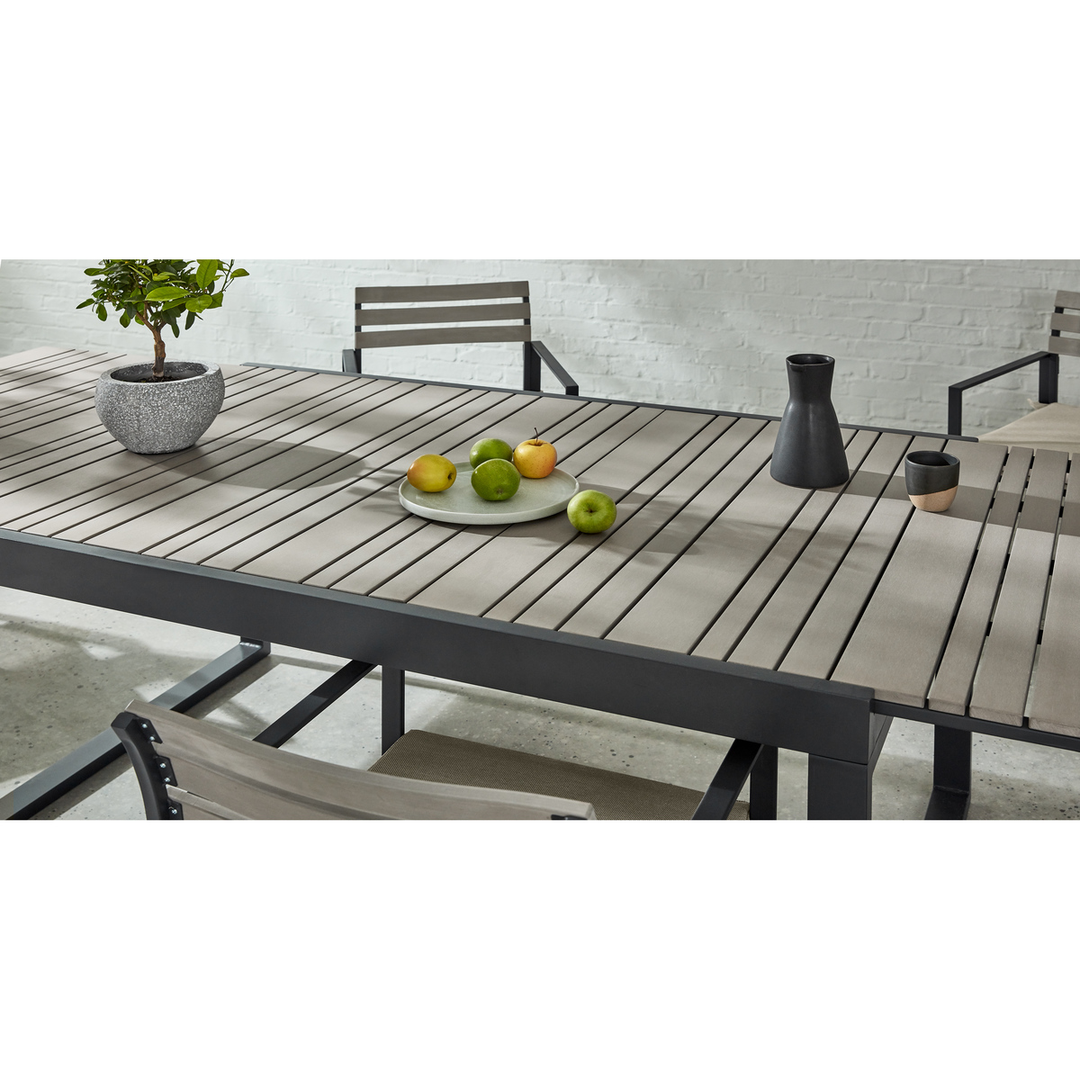 Catania Garden Extending Dining Table, Polywood – image 3
