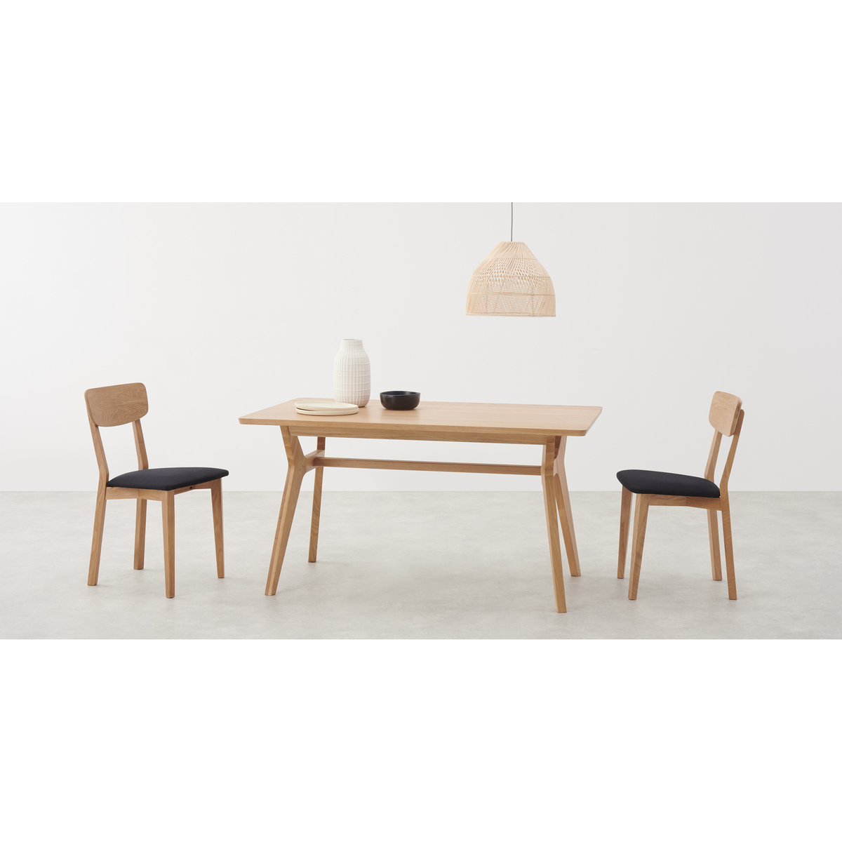 Jenson Up to 6 seat Dining Table, Solid Oak – image 2
