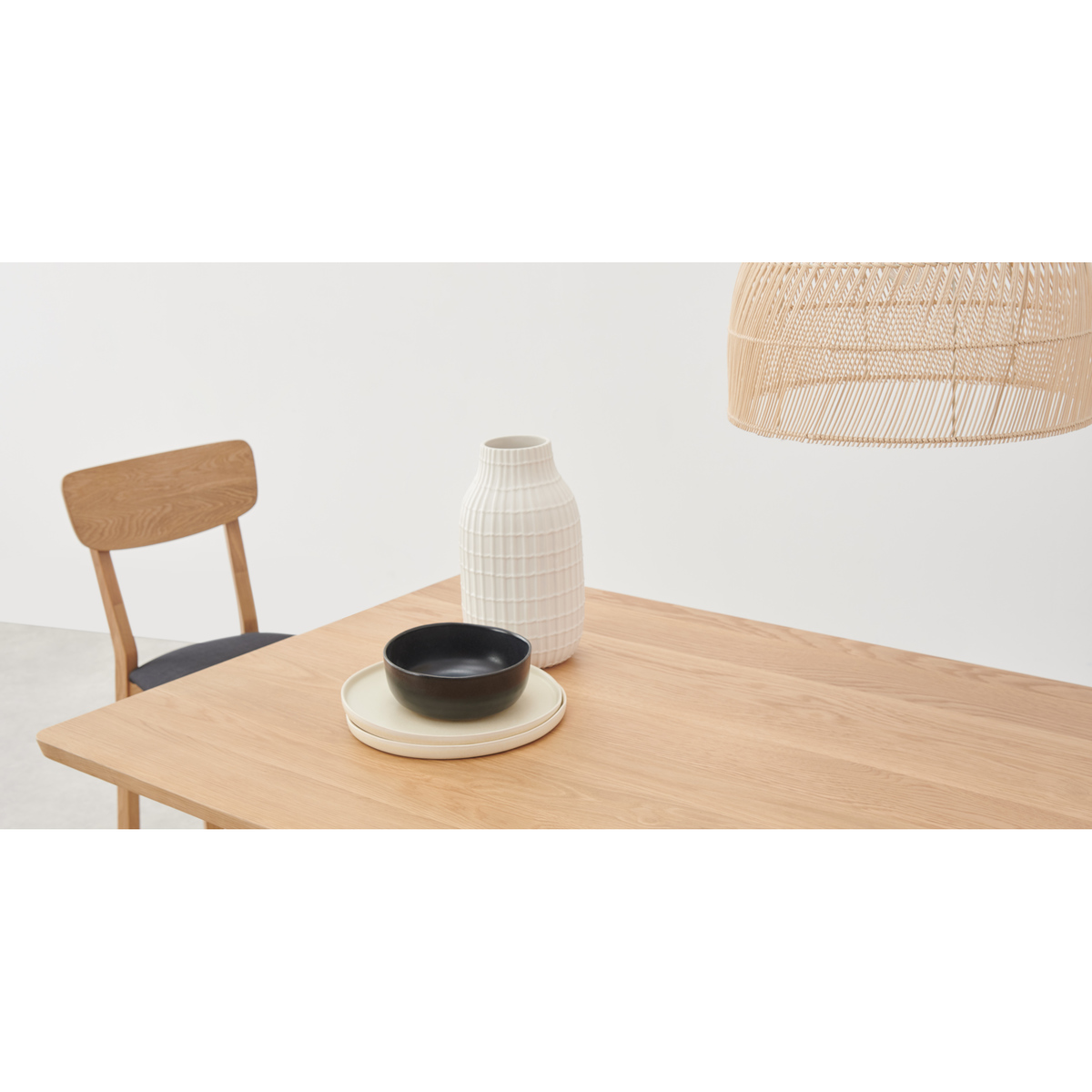 Jenson Up to 6 seat Dining Table, Solid Oak – image 3