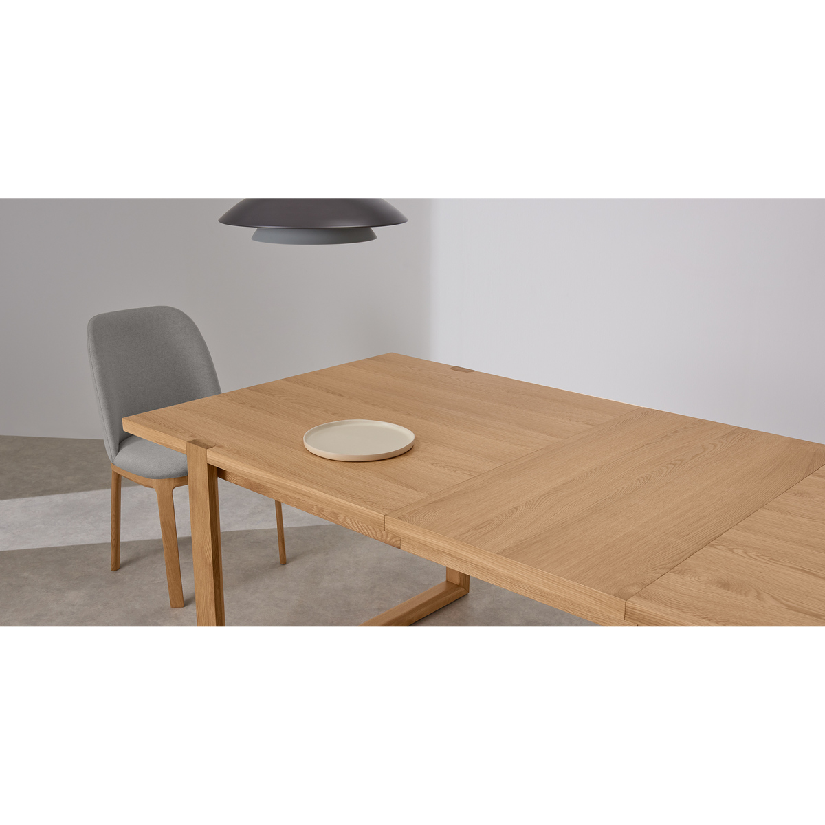 Nuno 6-8 Seat Extending Dining Table, Oak – image 5