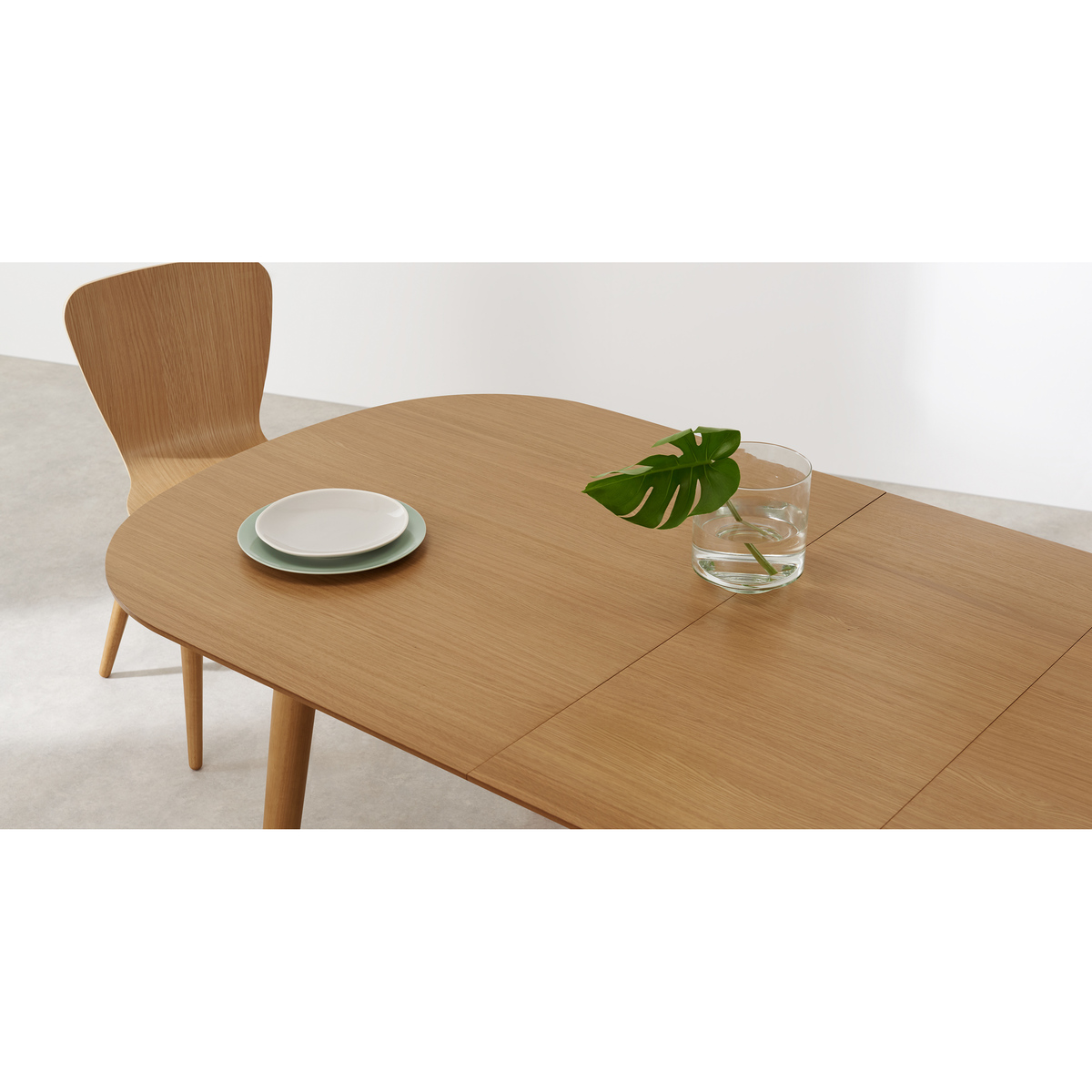 Edelweiss 6-8 Seat Oval Extending Dining Table, Oak and Black – image 5