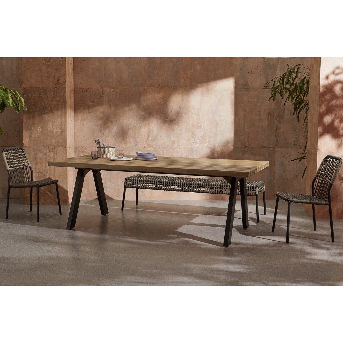 Bosco Garden Dining Table, Black & Acacia Wood – image 3