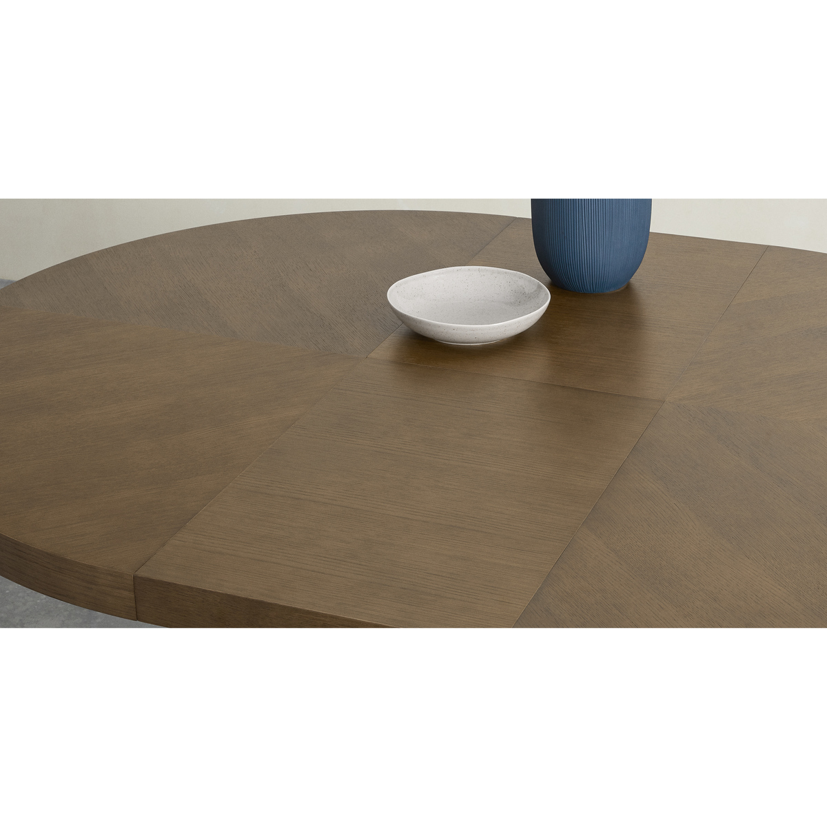 Belgrave 4- 6 Seat Round Extending Dining Table, Dark Stained Oak – image 5