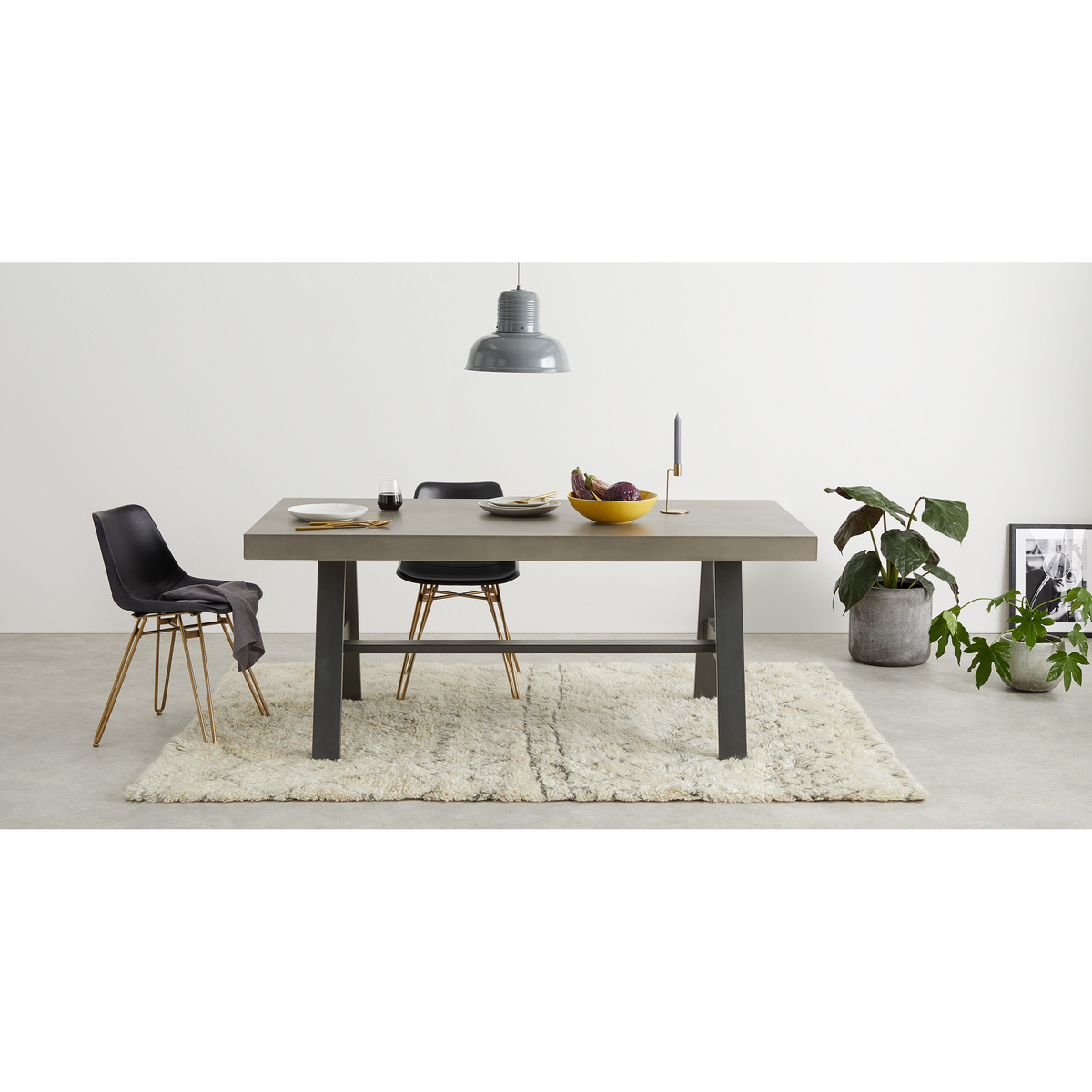Edson Garden dining table, cement and metal – image 2