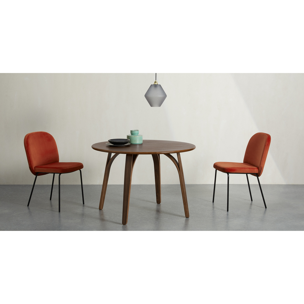 Safia 4 Seat Round Dining Table, Walnut – image 2