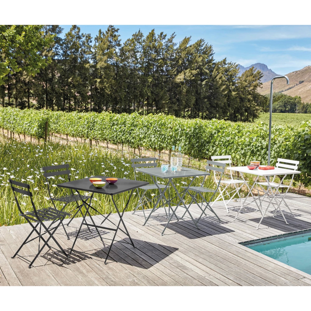 2-seater folding garden table in black metal Guinguette – image 3