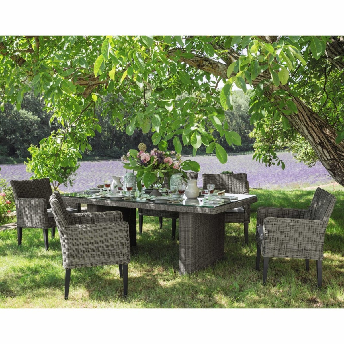 Tempered glass and resin wicker garden table in grey W 200cm Cape Town – image 7