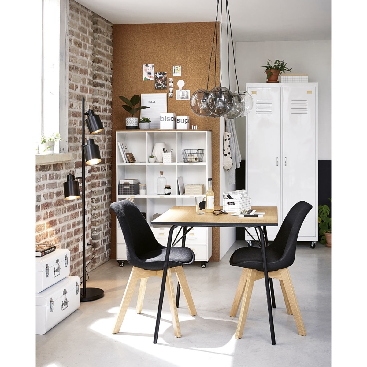 Square 6-8 Seater Dining Table W80 Blackout – image 3