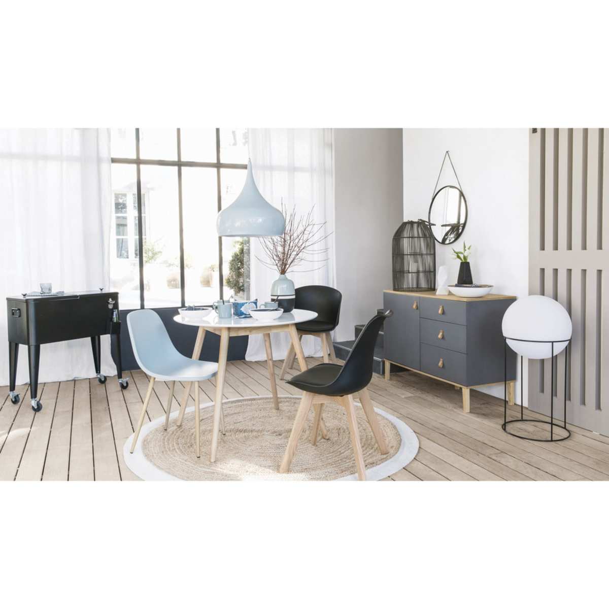 Round 4-Seater Dining Table in White D90 Spring – image 2