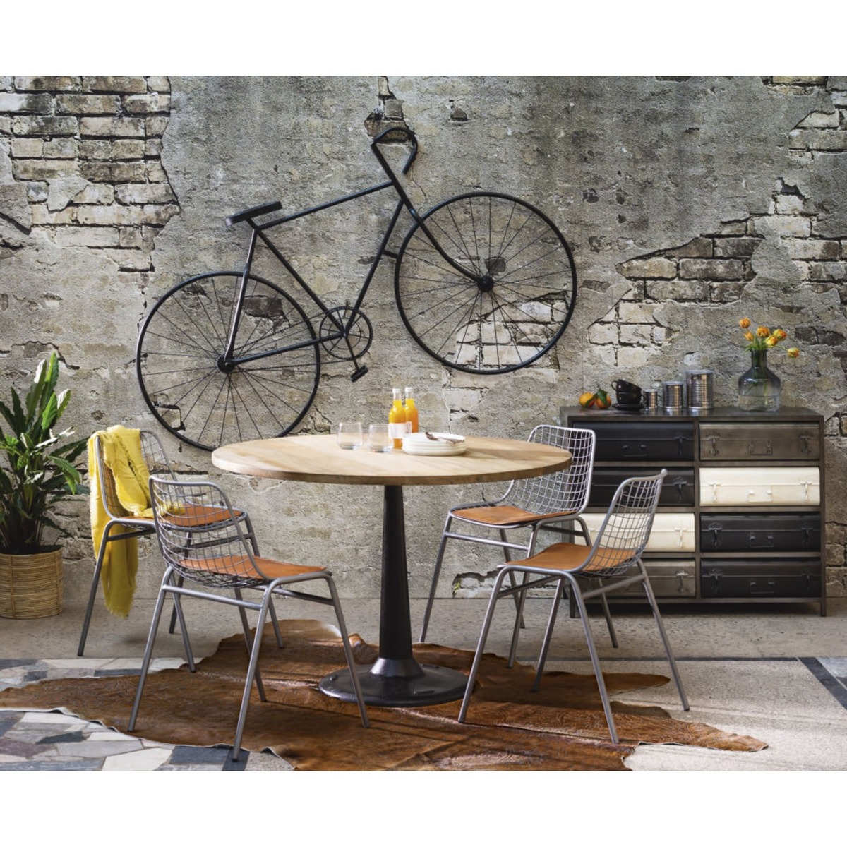 Solid mango wood and black metal dining table D 115 Factory – image 4