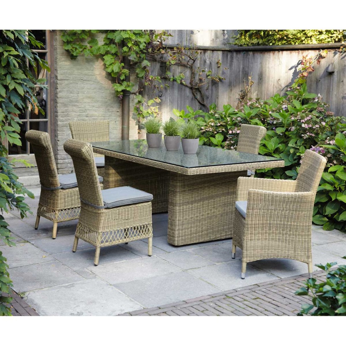 Tempered glass and wicker garden table W 200cm St Raphaël – image 5