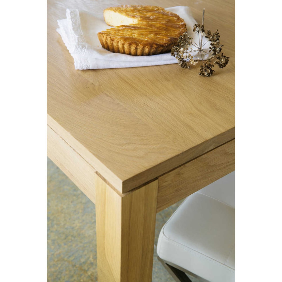Oak Extendible 6-8 Seater Dining Table W 160-210cm Hambourg – image 6