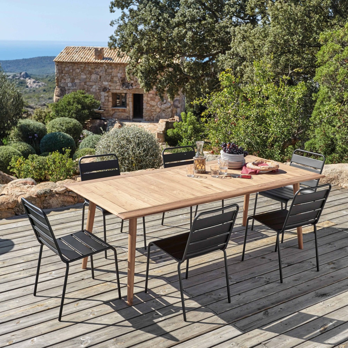 8-Seater Garden Table in Solid Acacia Frejus – image 6