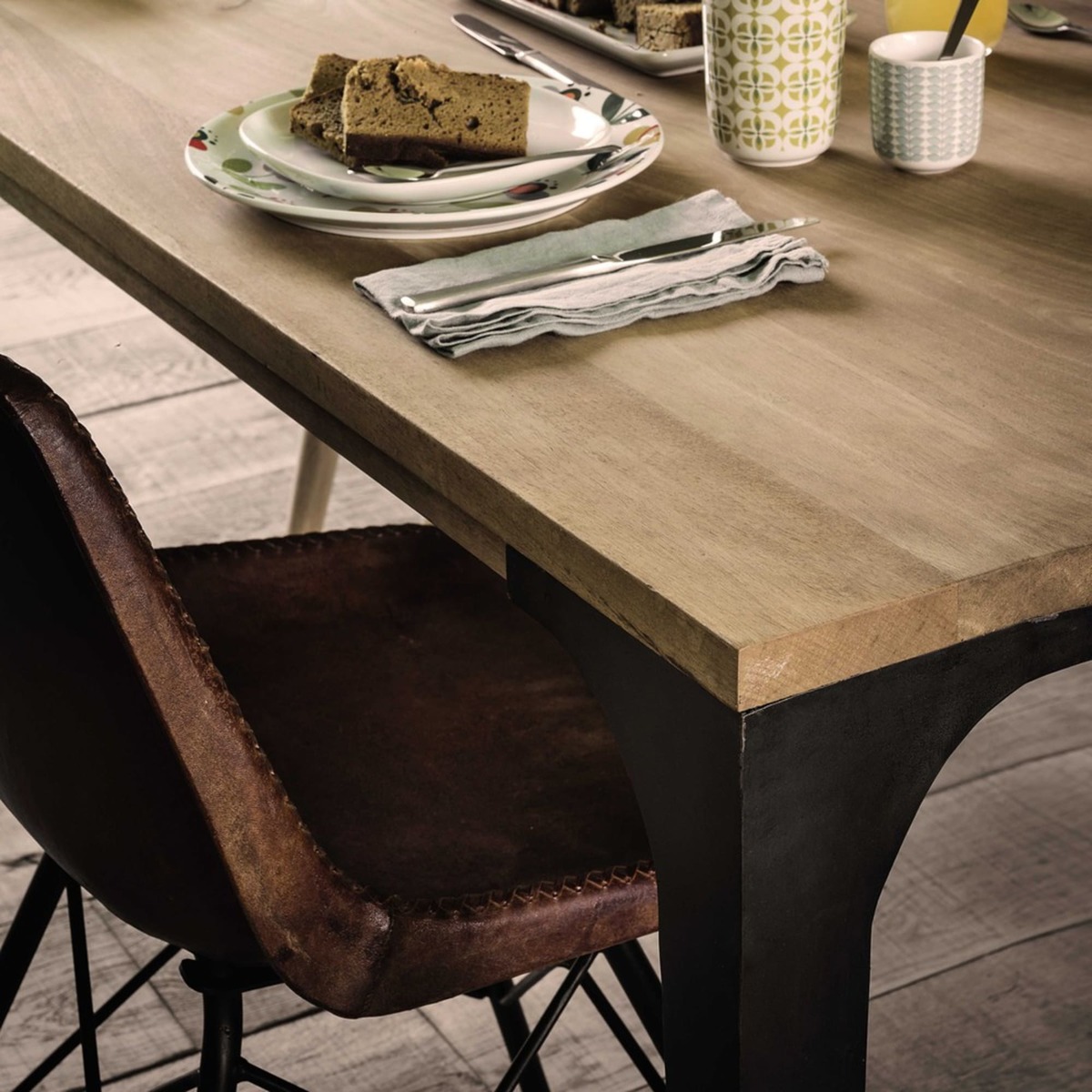 Solid mango wood dining table L180 Metropolis – image 10
