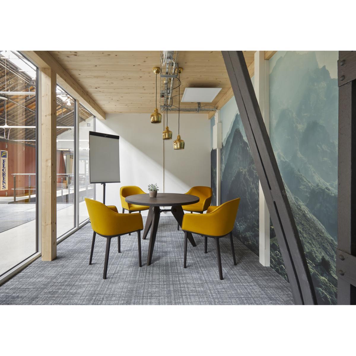 Guéridon Round table - / Ø 105 x H 74 - By Jean Prouvé, 1949 by Vitra Natural wood – image 3