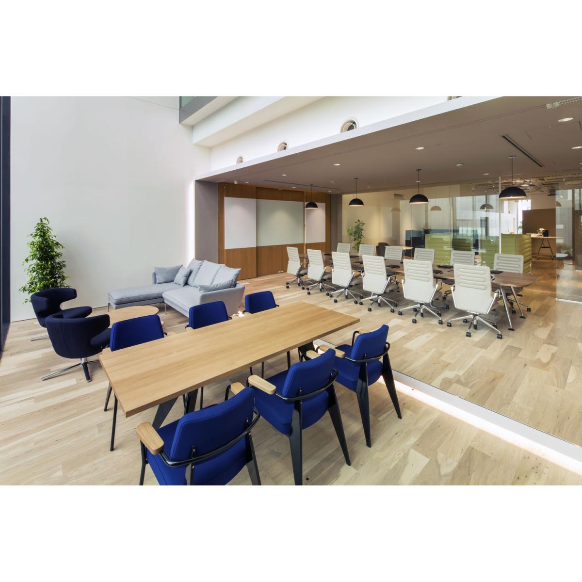 EM Table Rectangular table - / 240 x 90 cm - By Jean Prouvé, 1950 by Vitra Natural wood – image 3
