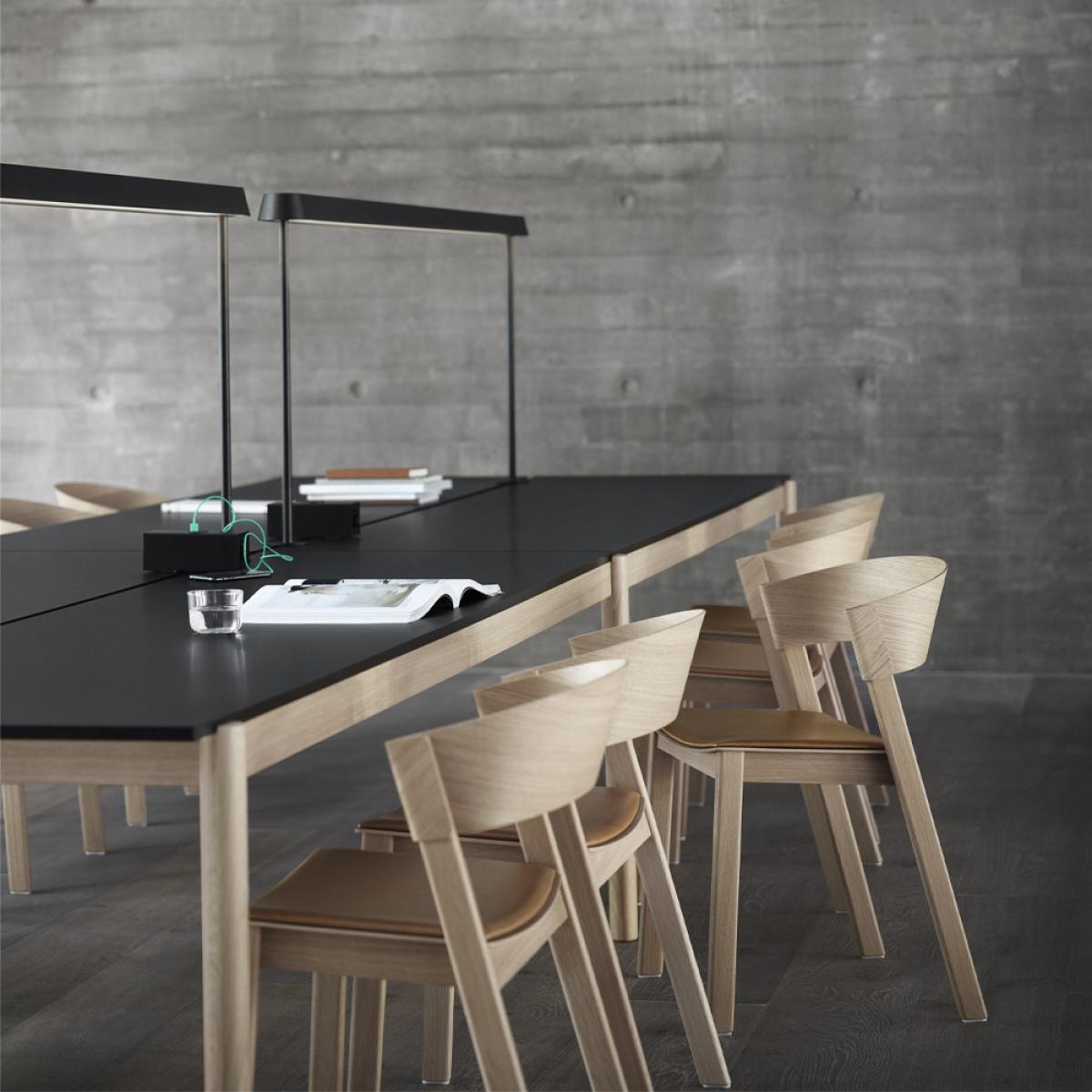 Muuto Linear System table White laminate-white ABS-oak – image 3