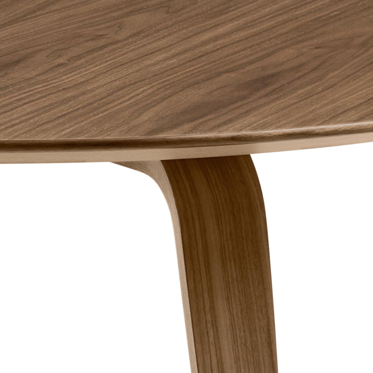 Gubi Gubi round dining table American walnut – image 2