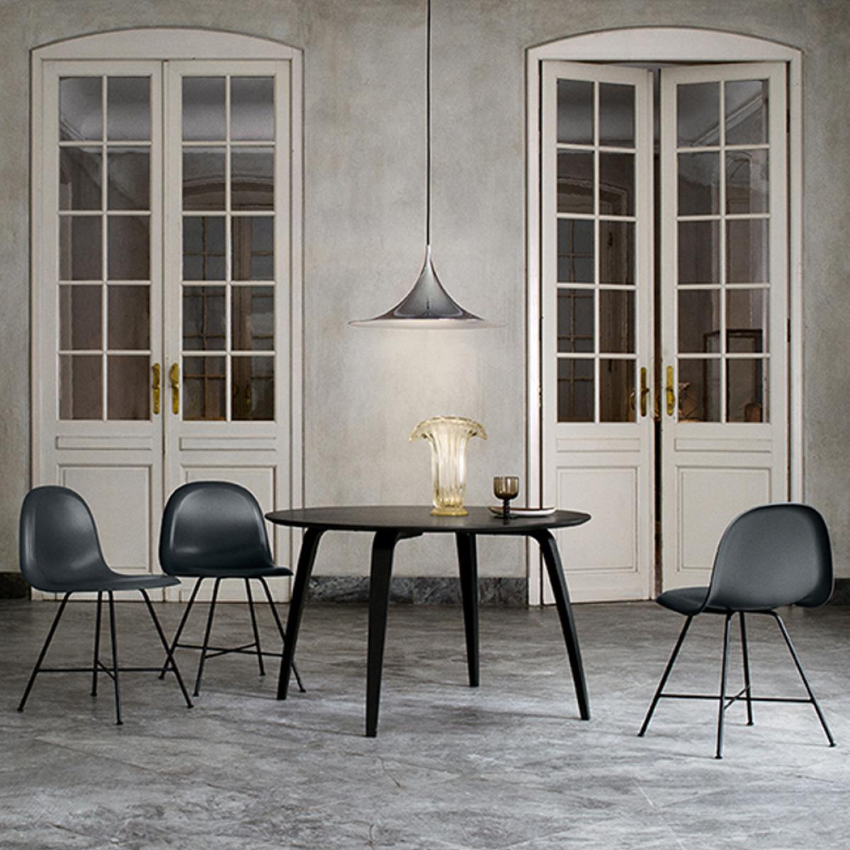 Gubi Gubi round dining table American walnut – image 3