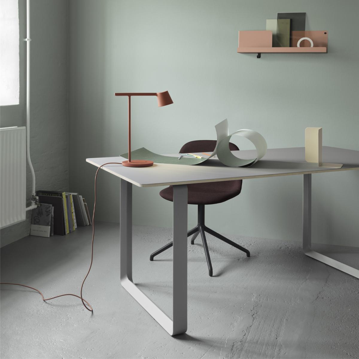 Muuto 70/70 dining table 170x85 cm Oak veneer-Plywood-Sand – image 4