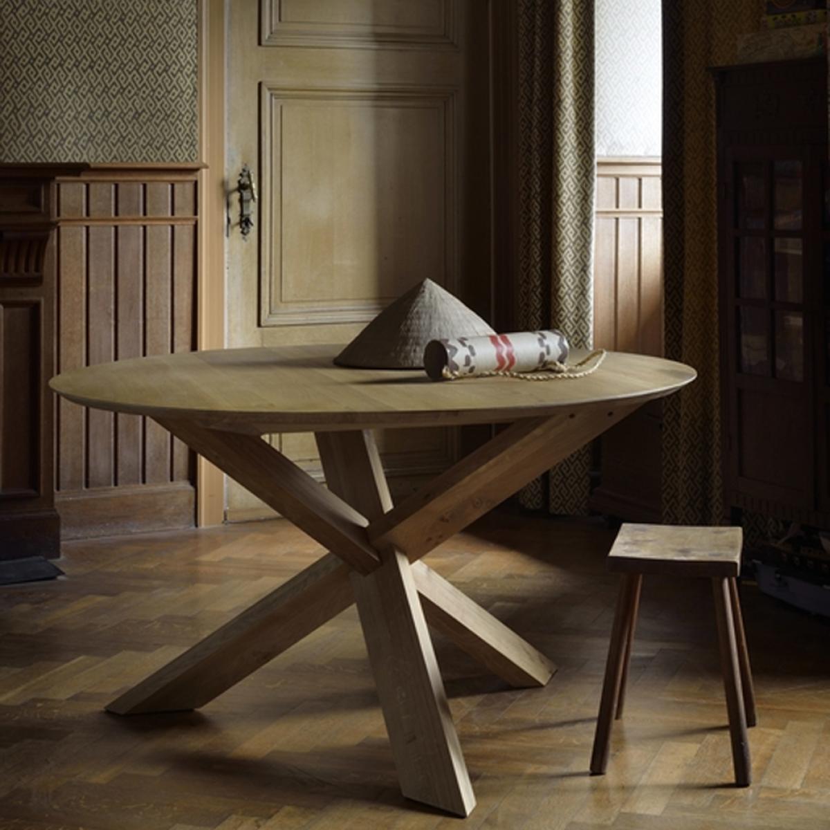 Ethnicraft Circle dining table Oak lacquer Ø136cm – image 2