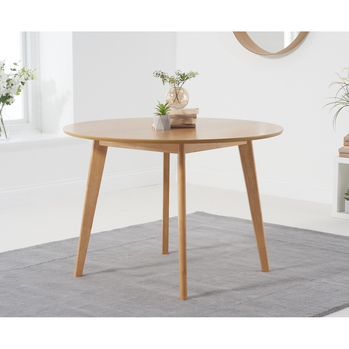 Sacha Oak 110cm Round Dining Table – image 2