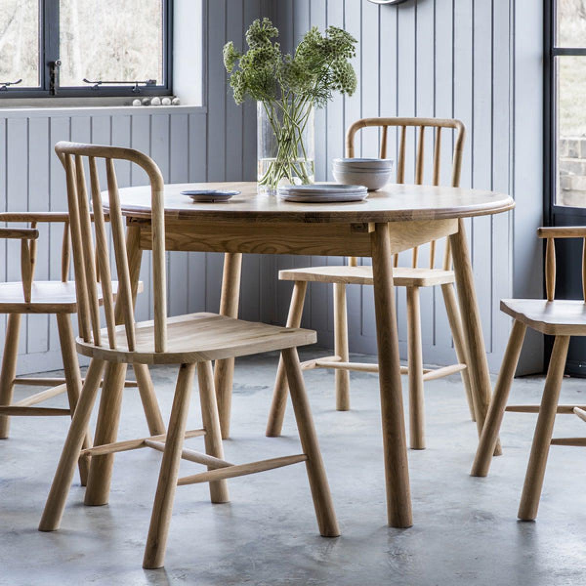 Gallery Direct Wycombe 4-6 Seater Round Extending Table – image 3
