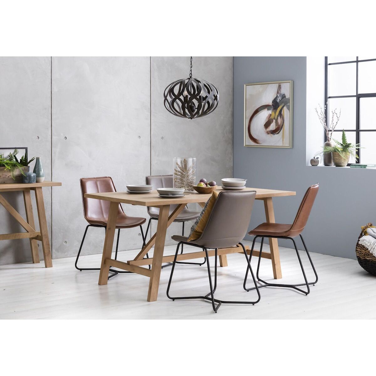 Alec Oak Dining Table – image 3