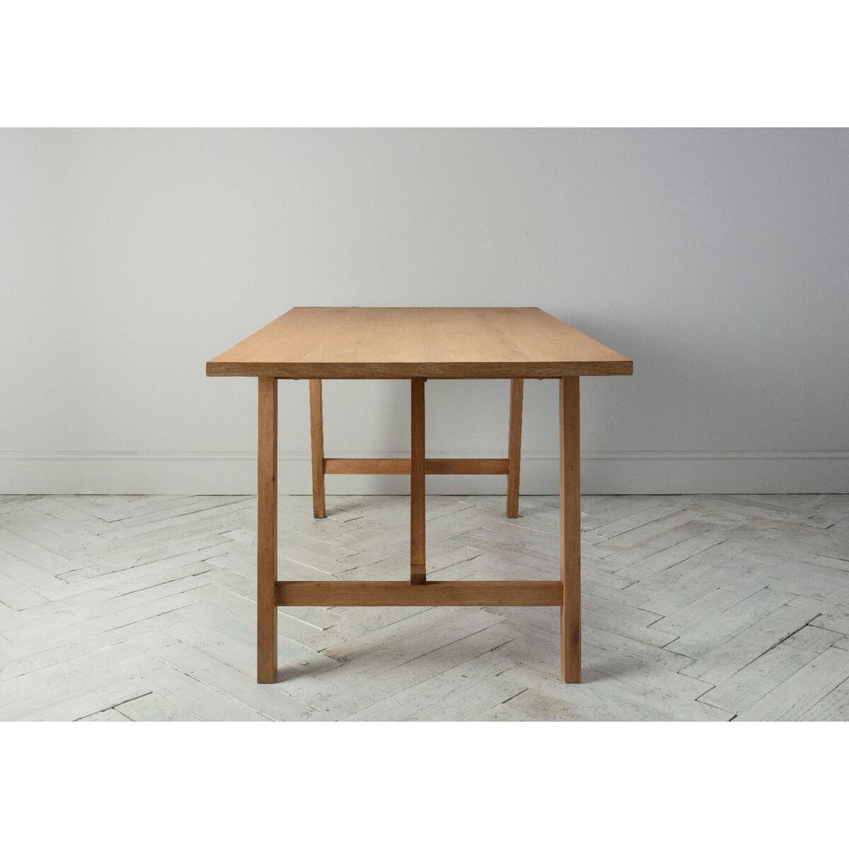 Alec Oak Dining Table – image 5