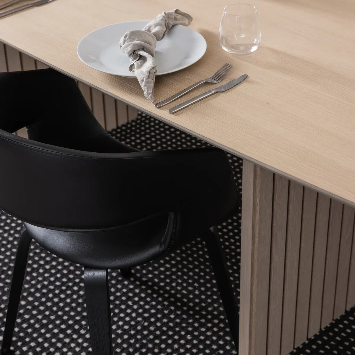 Christo Dining Table in Oak 220x105cm - Oak – image 4