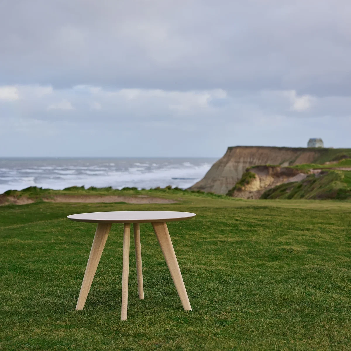 Townsville Round Dining Table in White and Oak 100cm - White & Oak – image 5