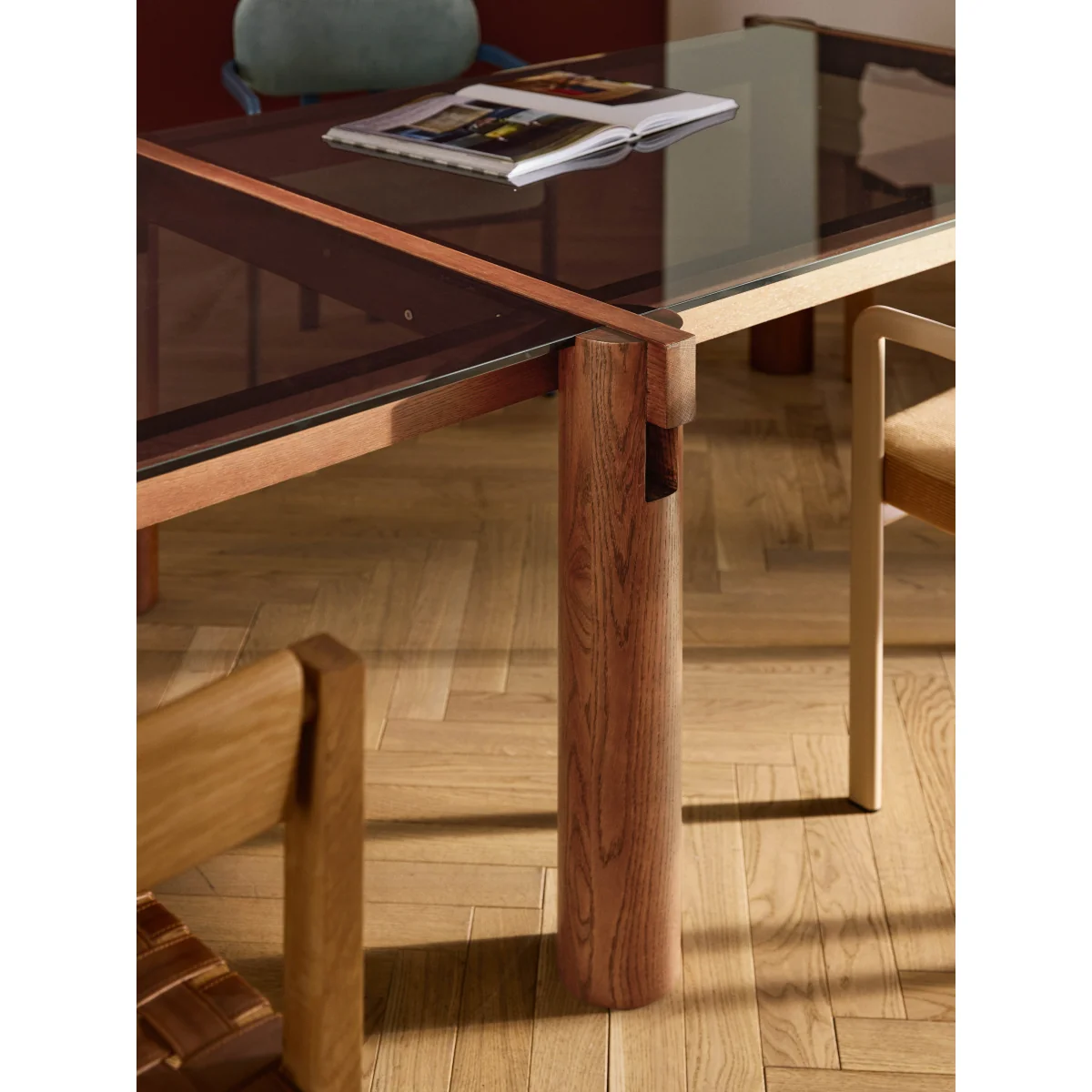 Oak Wood Dining Table Rory with Glass Tabletop, in various sizes – image 7