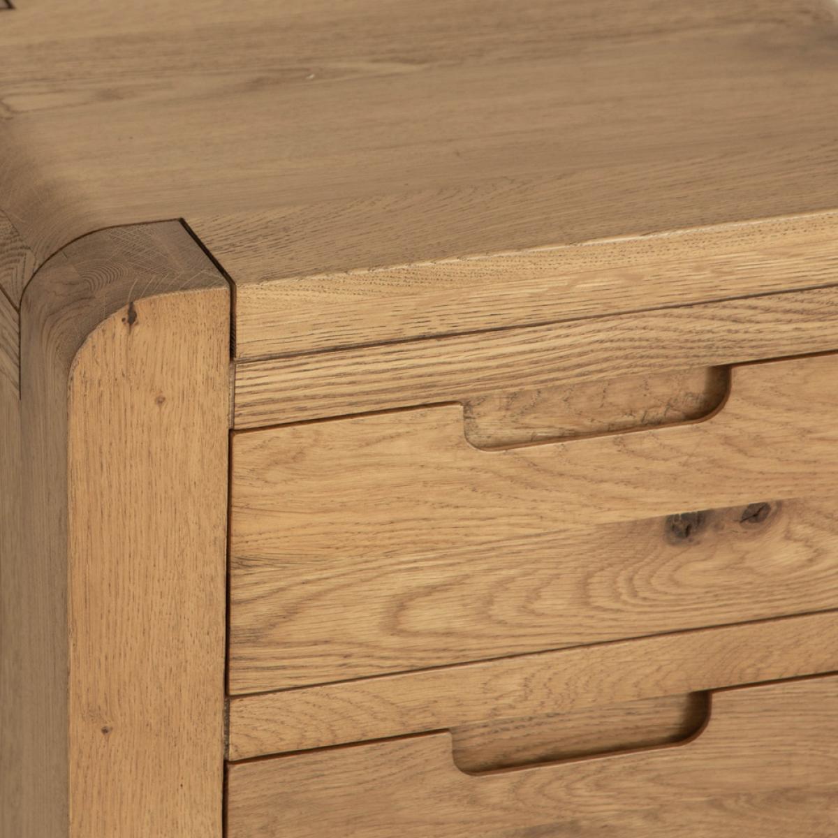 Oslo Chunky Oak 3 Drawer Bedside Table – image 4