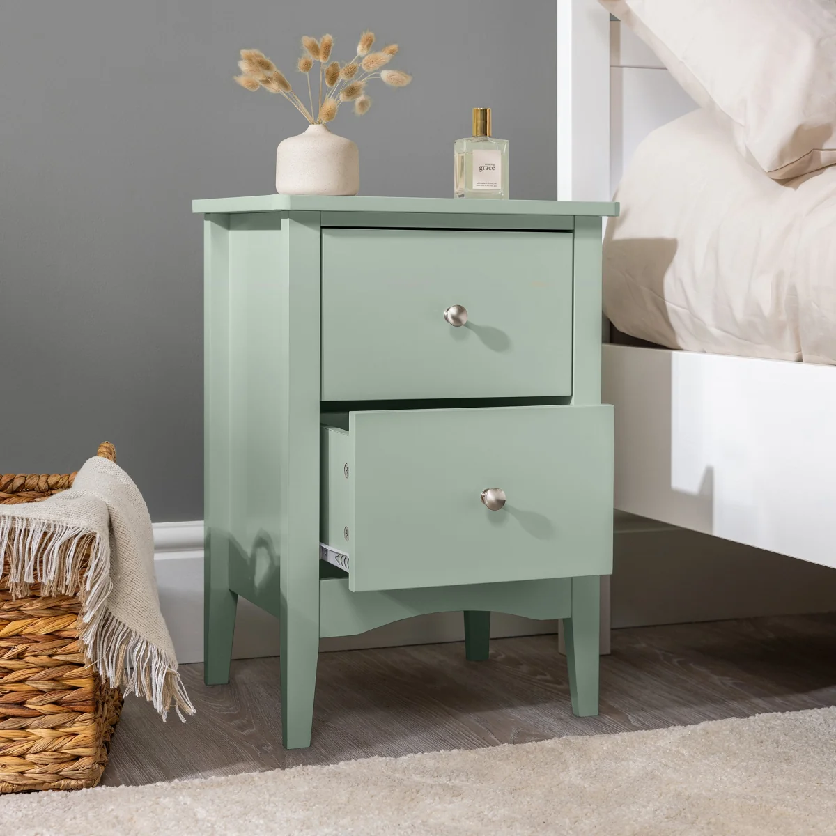Ilsington 2 Drawer Bedside Table – image 7