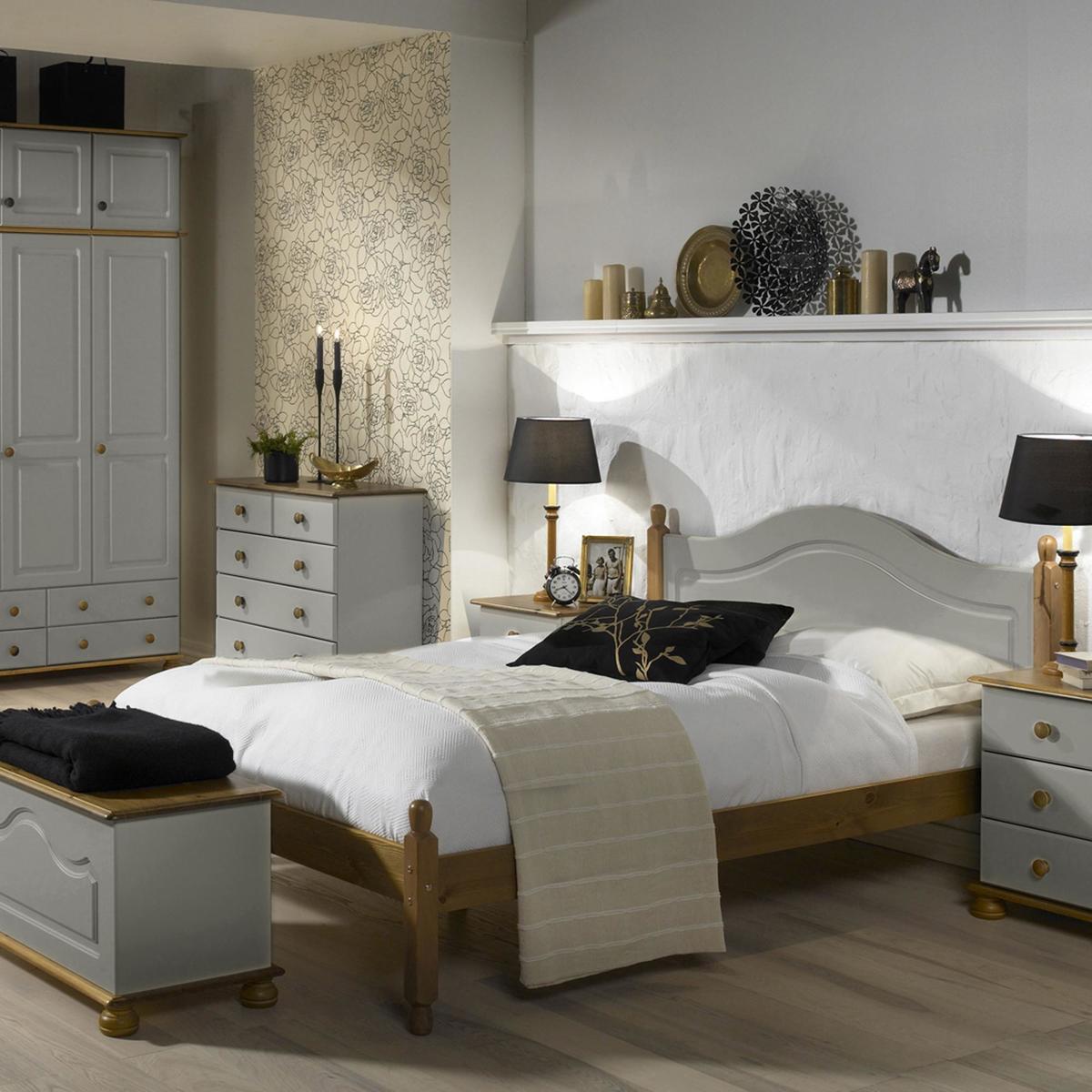 Colburn Grey 3 Drawer Bedside Grey – image 4