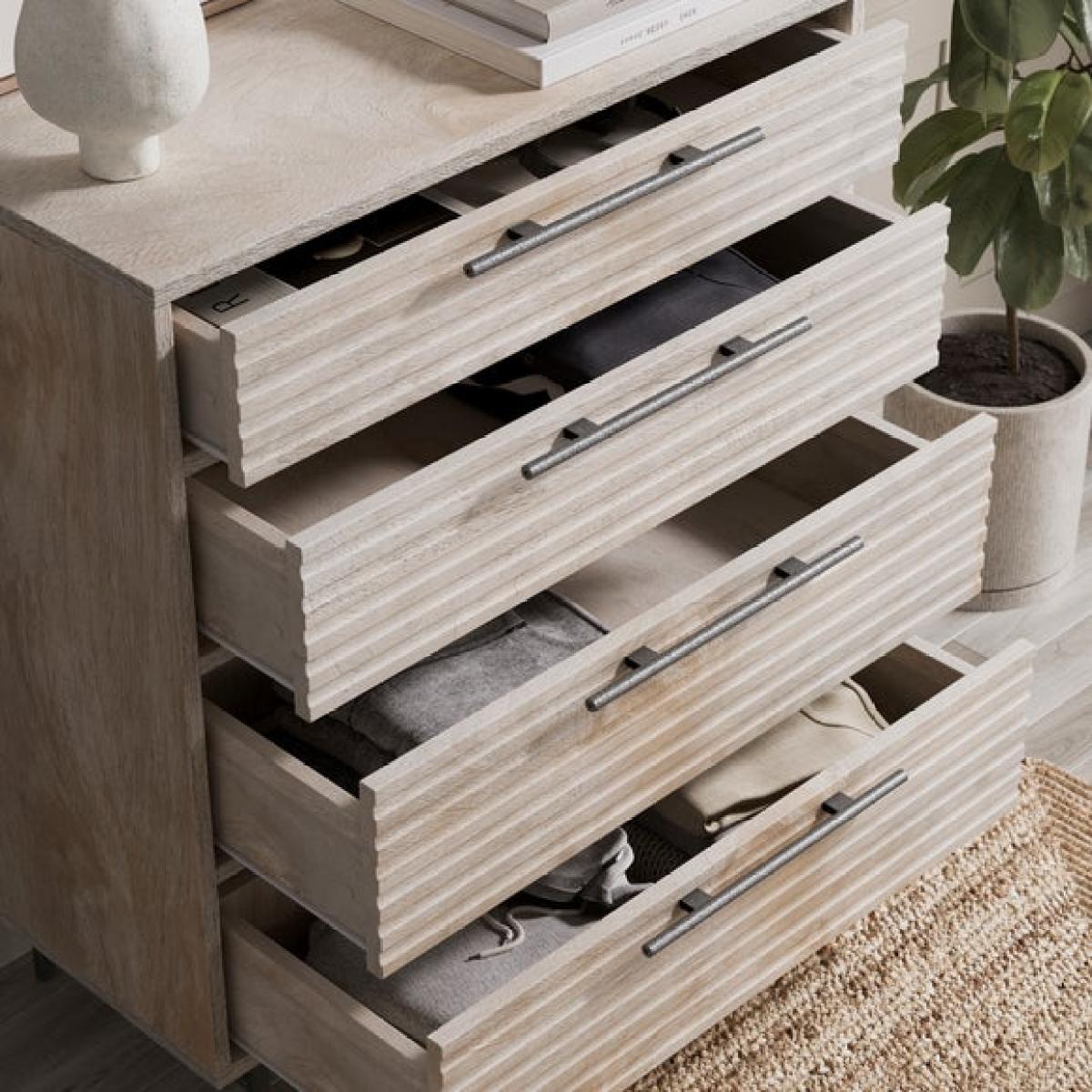 Bryant 4 Drawer Chest – image 4