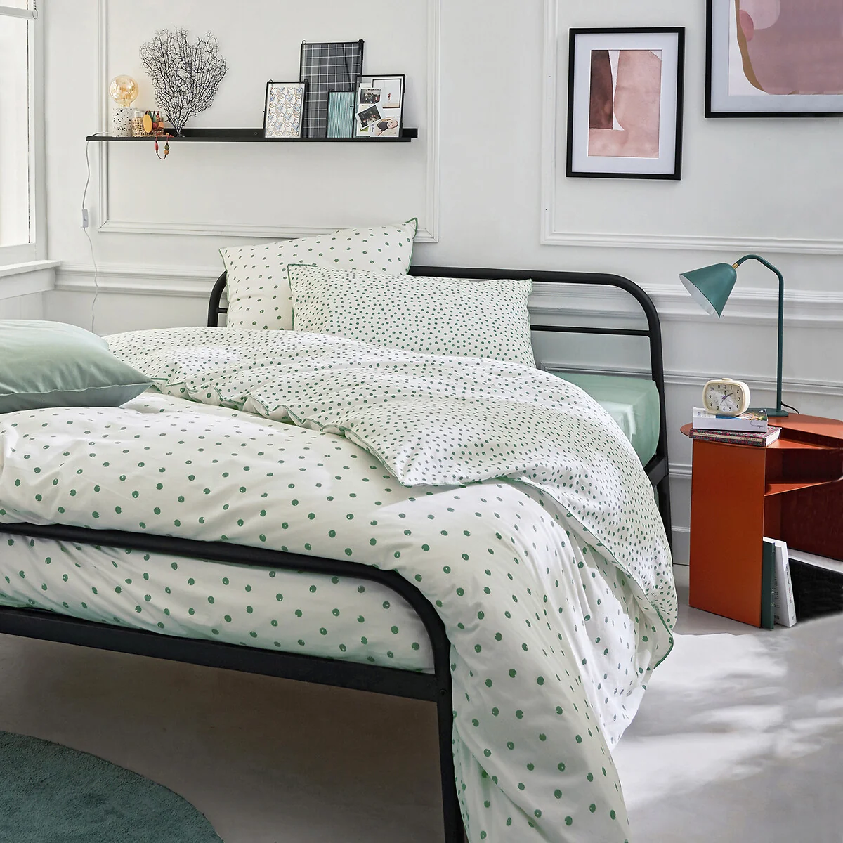Alessio Contemporary Metal Bedside Table – image 4