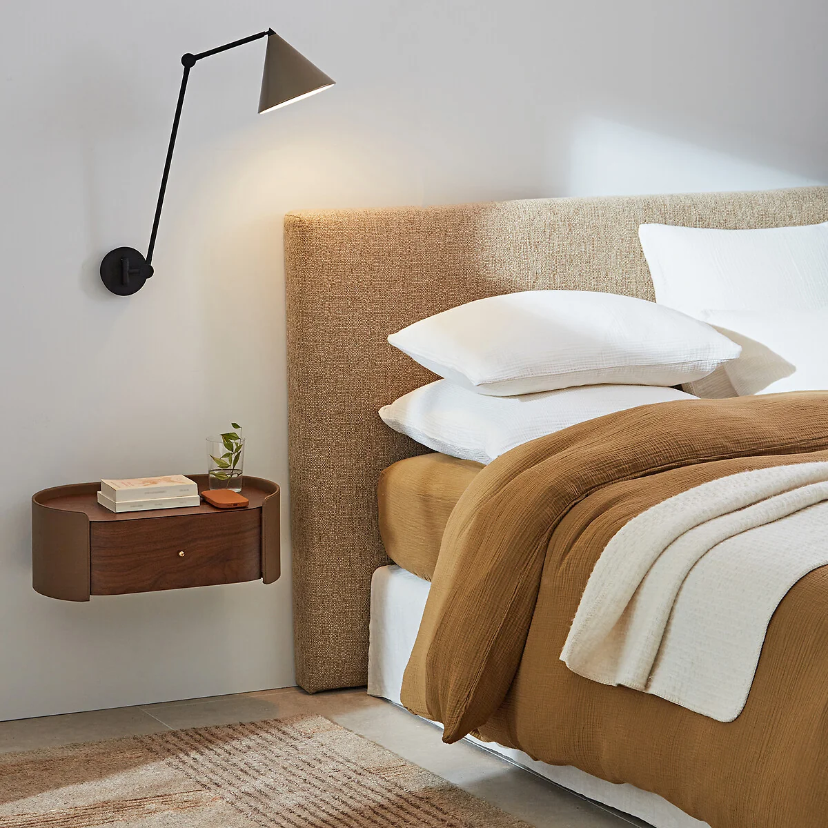 Firmo Suspended Bedside Table in Walnut Veneer and Leather – image 2