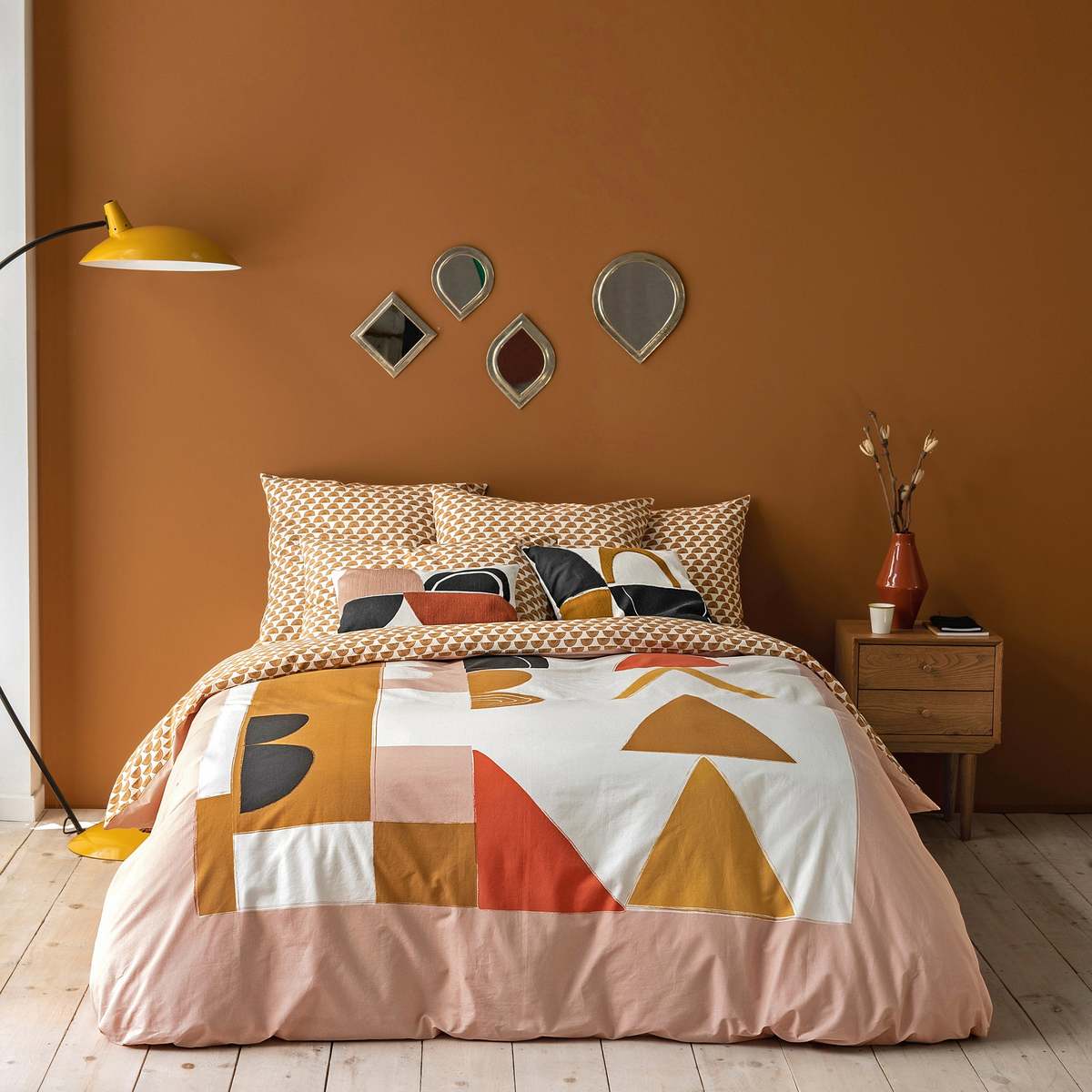 QUILDA 2 Drawer Retro Bedside Table – image 6