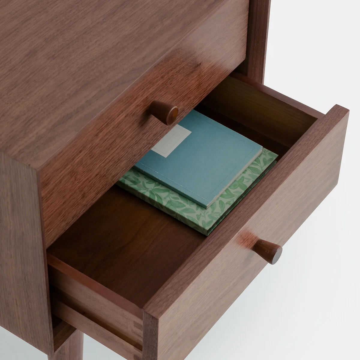 Quilda Walnut/Veneer Vintage Bedside Table – image 4