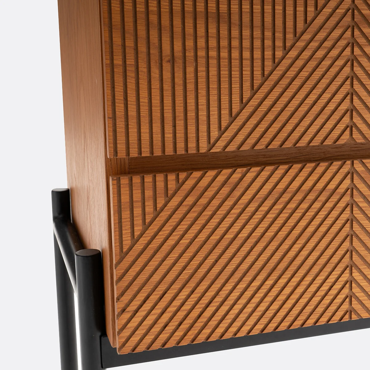 Lodge Bedside Table with 2 Drawers – image 4